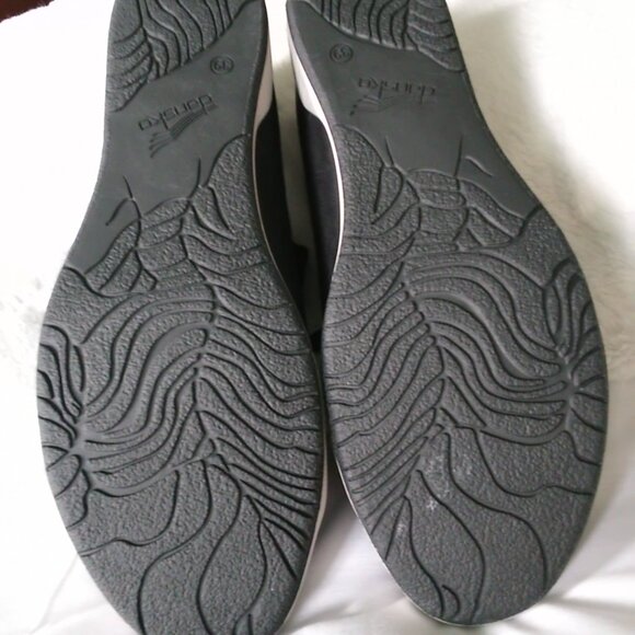 Dansko Black Tie Sneaker Size 8 - Picture 4 of 4